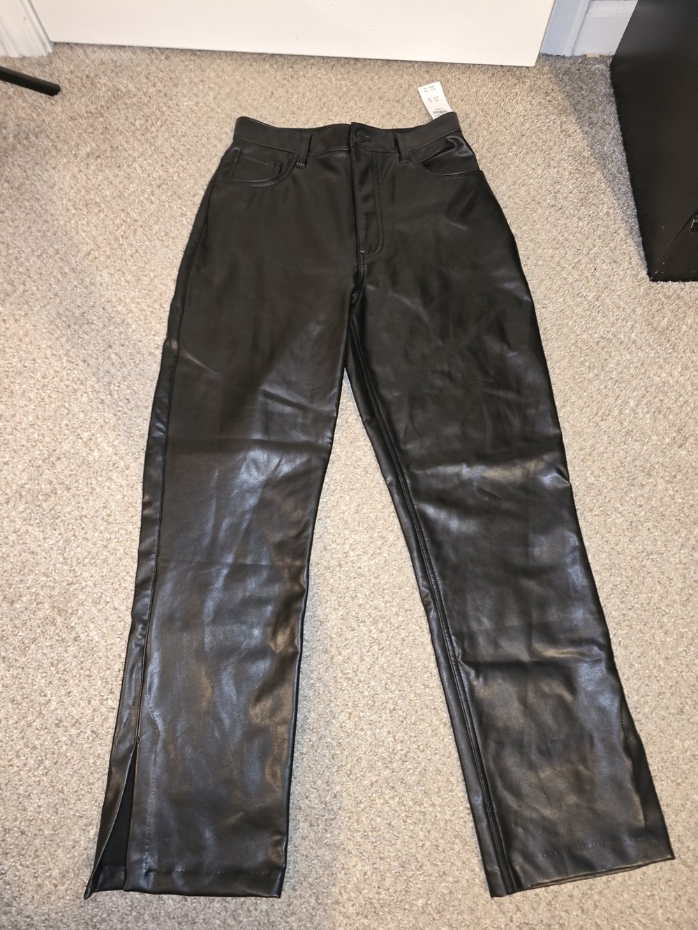 Abercrombie & Fitch Black Faux Leather 90's Straight Pants Size 4 Short